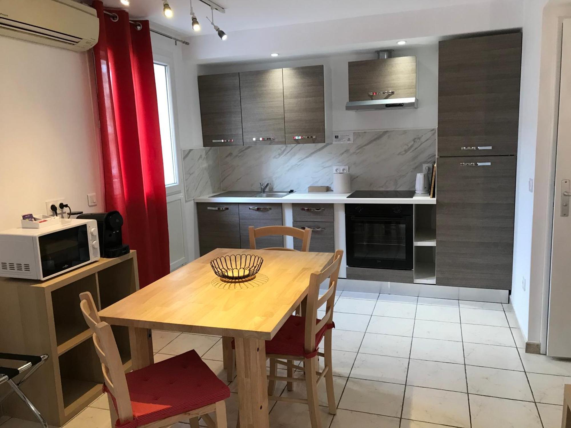 Privilege Hotel & Apparts Eurociel Centre Comedie Montpellier Zewnętrze zdjęcie